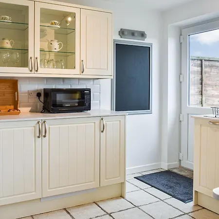 Number 6 Uk33332 * Newby (Craven)