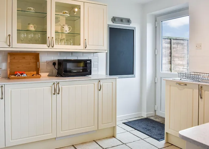 Number 6 Uk33332 * Newby (Craven)